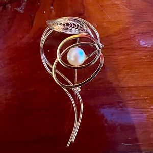 VINTAGE RETRO SWIRL BROOCH/PIN